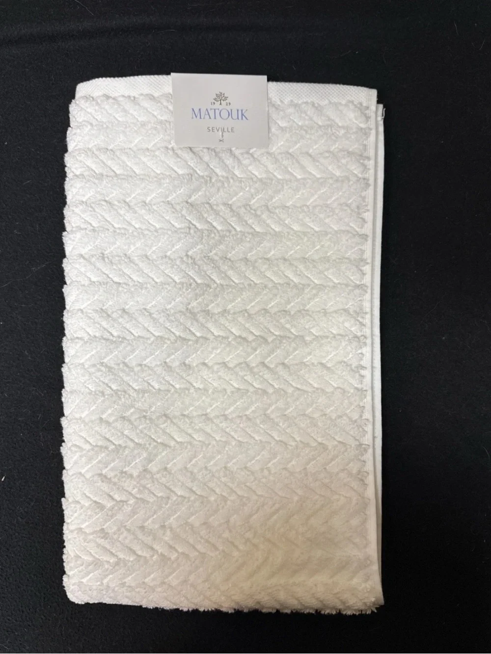 Matouk Seville 4 Pck Hand Towels 20x32 White Loose Braid Pattern 100% Cotton NWT